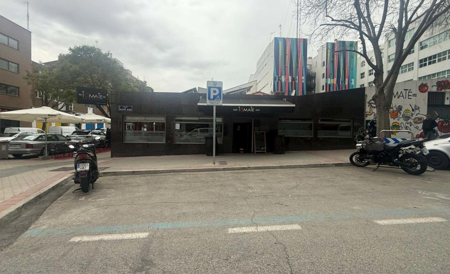 ¿Aparcar el coche en plaza de moto? El descuido que te costará más de 300 euros este mes