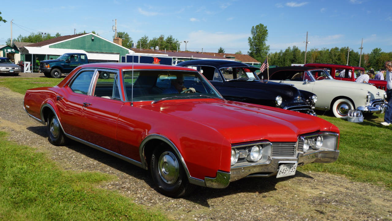 Buick, Oldsmobile, 1967 Buick LeSabre and 1967 Oldsmobile Delta 88 delivered comfort but only one aged well