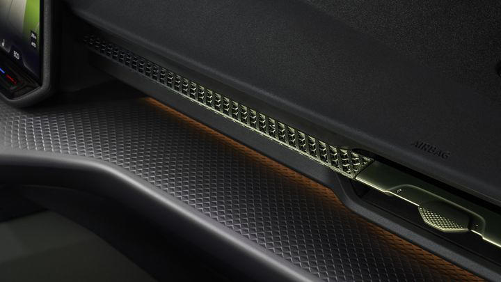 El CUPRA Raval se fabrica en España pero otro país europeo lo tendrá primero: ya sabemos el precio