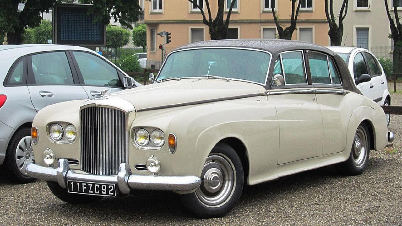 Luxury met performance in the 1963 Bentley S3 without losing identity