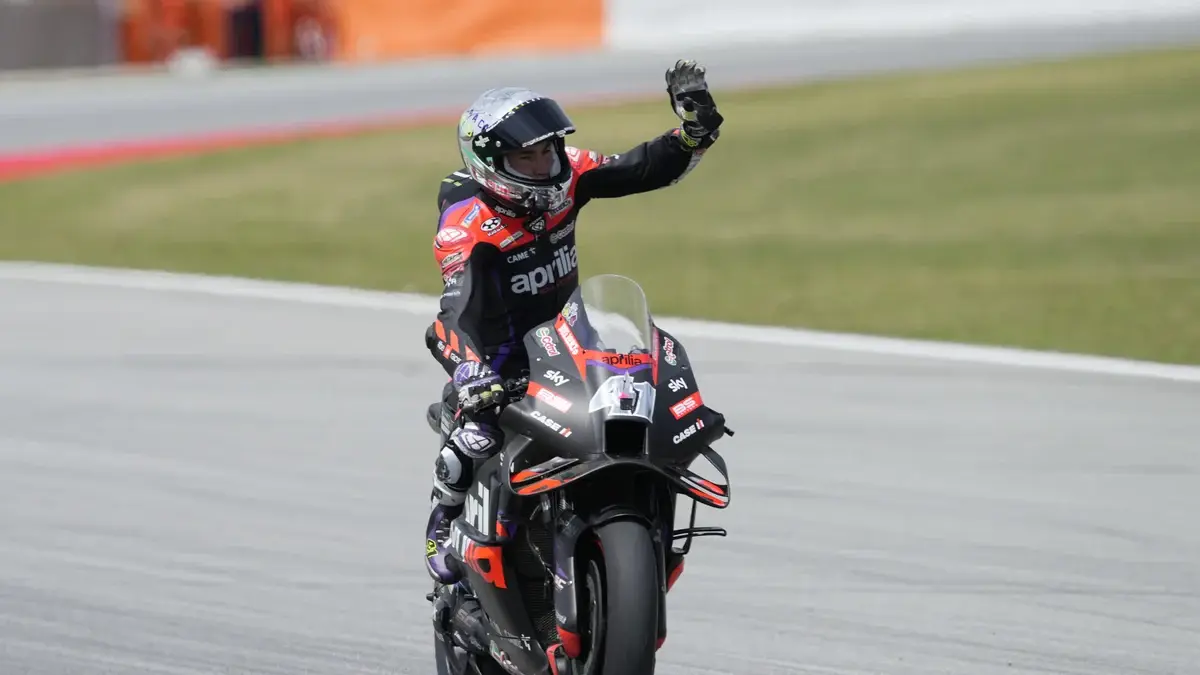 Aleix Espargaró sufre una fuerte caída en pruebas privadas de Honda en Sepang