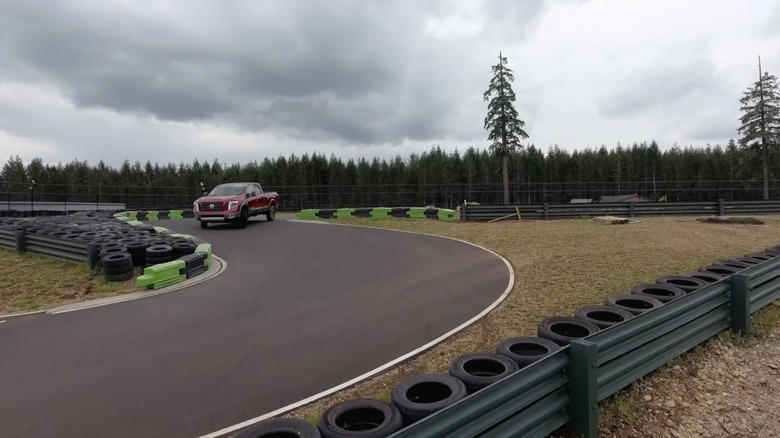 The difference between 4-low and 4-high when off-roading on rough terrain