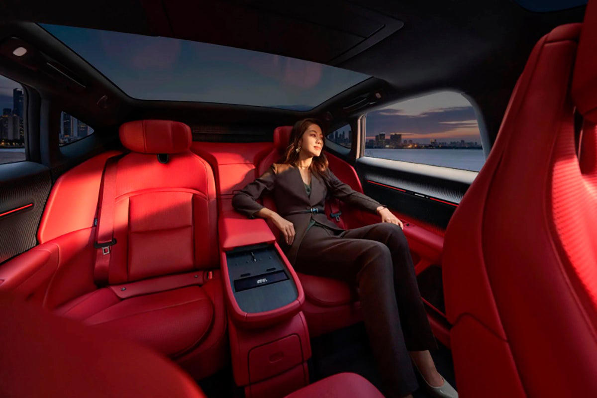 Casi 1.000 CV y de 0 a 100 en 2,7 segundos: el nuevo Avatr 12 es un misil eléctrico con tecnología de HUAWEI