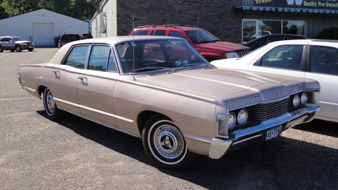 1968 Ford LTD vs 1968 Mercury Monterey, one still holds attention today