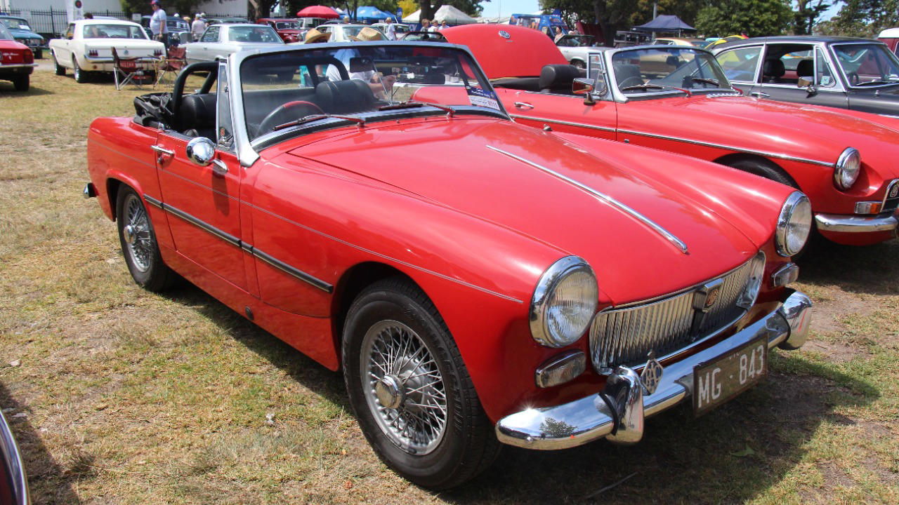 1965 Austin Healey Sprite vs 1965 MG Midget: one is easier to live with