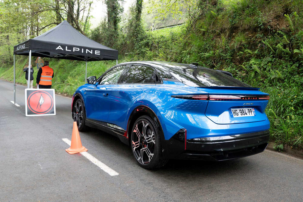 Conduzco el nuevo Alpine A390 en el mejor lugar posible y el resultado no deja indiferente