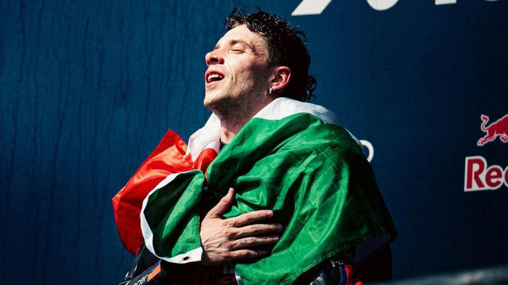 Bezzecchi no se fía de Jorge Martín: “Es muy bueno, quizás lo copie también”