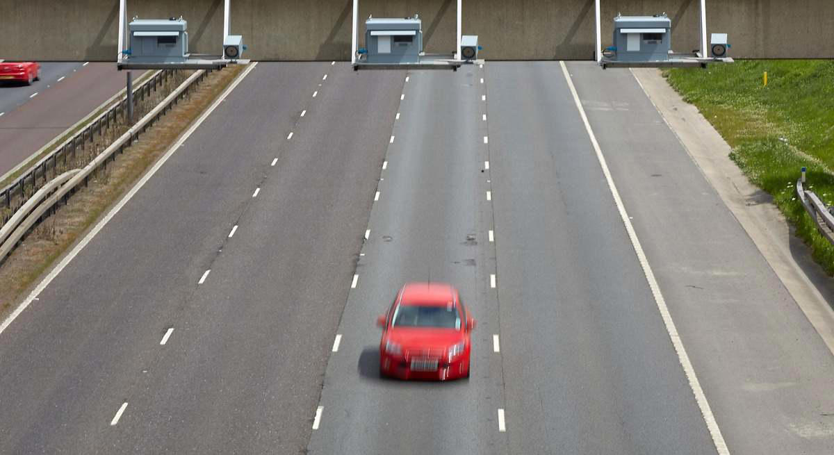 Una mujer de 92 años es interceptada circulando a 228 km/h con un deportivo: 