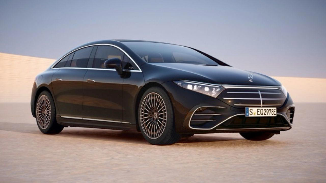 Mercedes, Mercedes EQS facelift claims 575-mile range with 800V, steer-by-wire