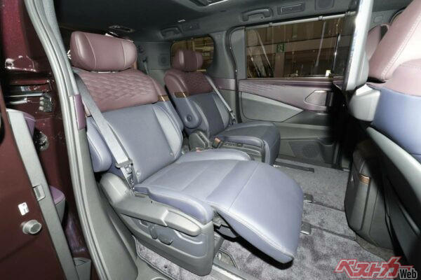 新型エルグランドはアルファードより断然維持費安いゾ! 超高級ミニバンの常識破壊