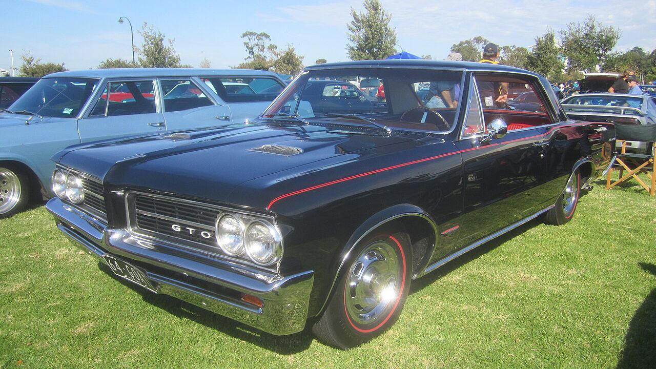 The strange story behind the first muscle car debate