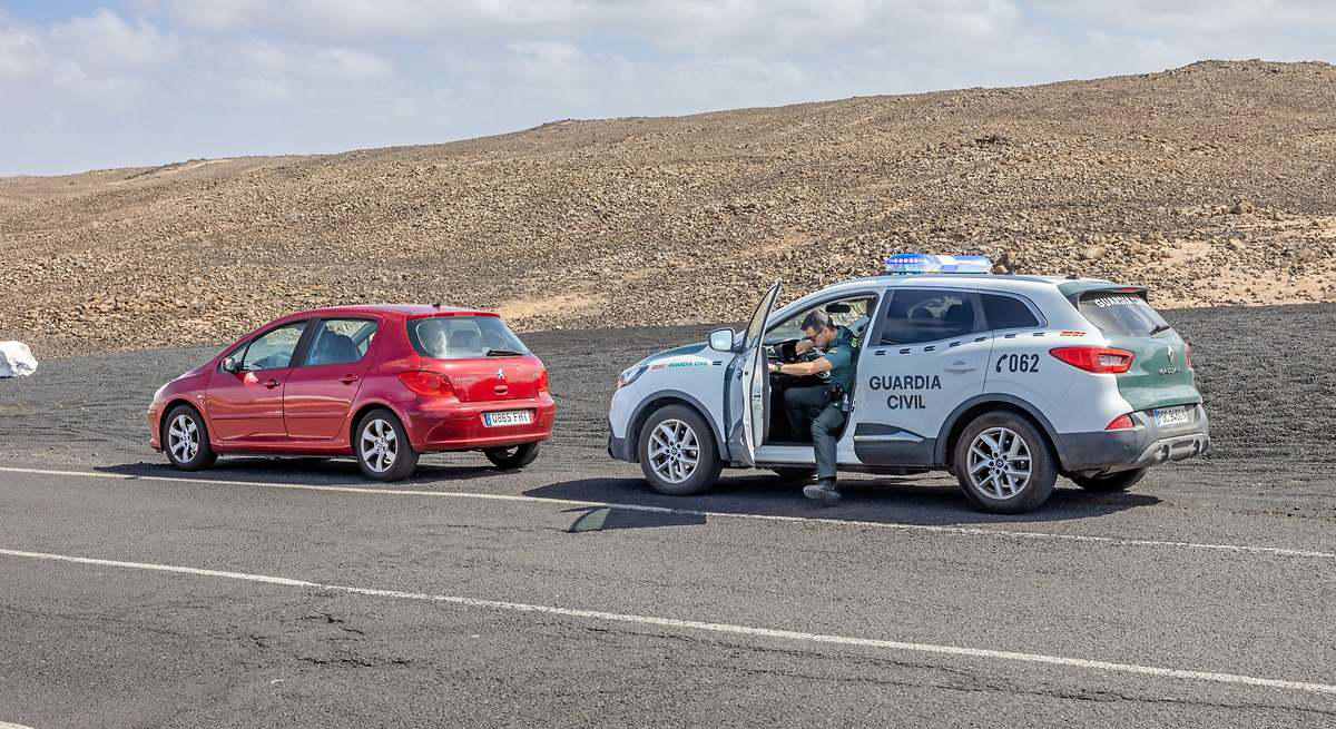 Ha recibido cinco condenas por conducir sin carnet, pero no ha cumplido ninguna: el caso de un conductor de Tarragona