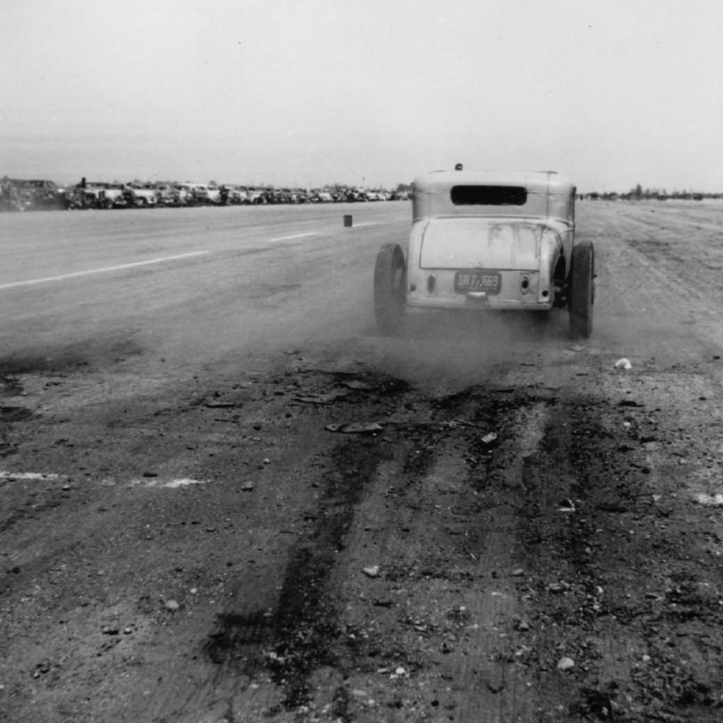 Carspotting: 1950s style in man and machine