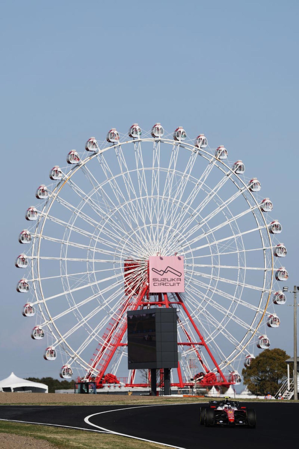 Lewis Hamilton responde a las críticas sobre rendimiento en Ferrari: “No han tenido el éxito que yo”