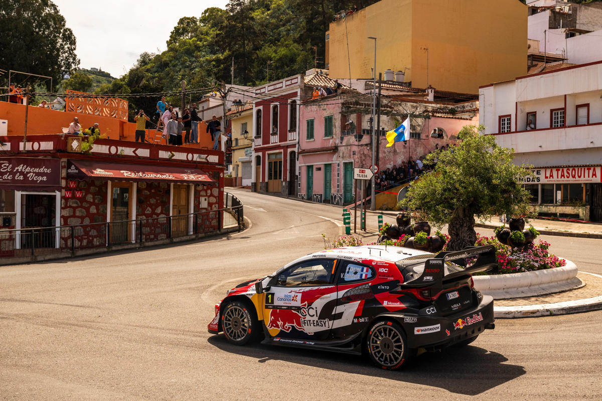 Ogier siente el aliento de Solberg