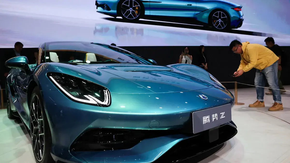 BYD, Ferrari, Porsche, BYD desafía a Ferrari y Porsche con un hiperdeportivo eléctrico descapotable: va a llegar a Europa