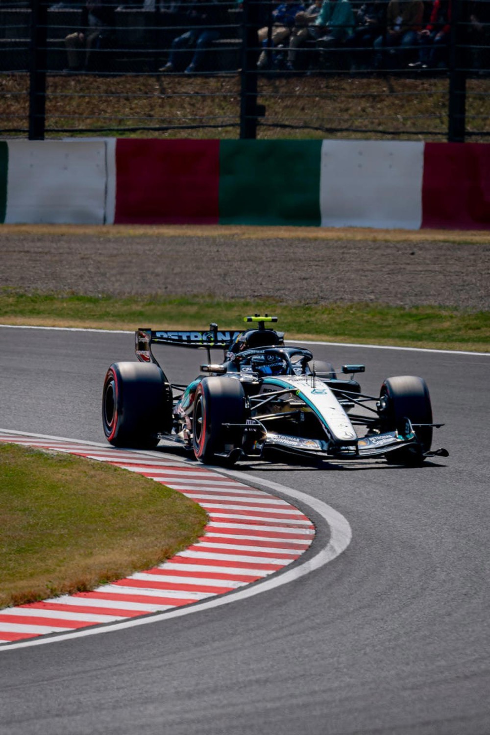 Kimi Antonelli, piloto de Mercedes F1, señala la debilidad que puede tener frente a George Russell