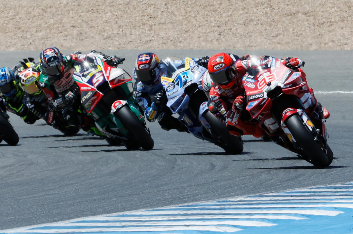 MotoGP se mueve en los despachos