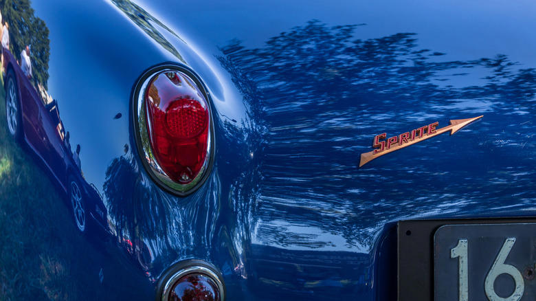 Yes, there's a difference between Austin-Healey Bugeye and Frogeye Sprites