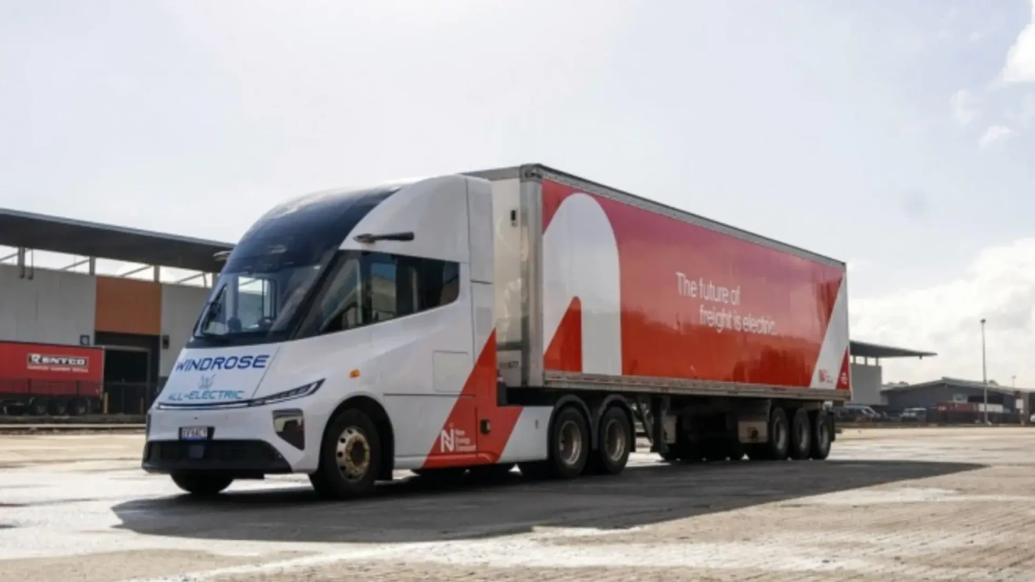 China saca pecho con un camión eléctrico con 700 km de autonomía y que puede cargarse en solo 38 minutos gracias a su carga ultrarrápida