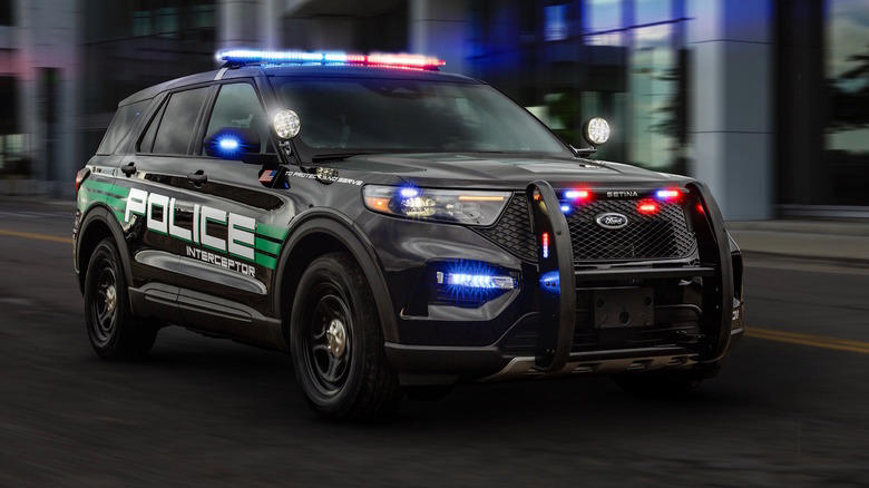 Which Ford SUV do police use in North America? And how fast can it go?