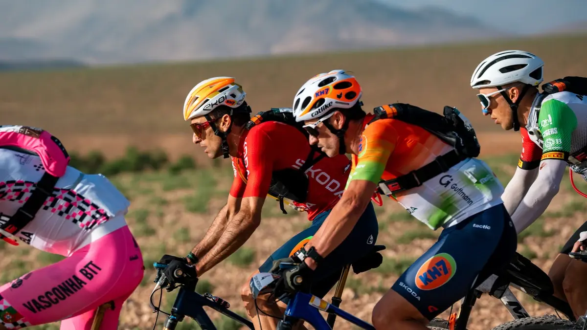 De gregario a líder: Maté se pasa al otro lado en la Titan Desert