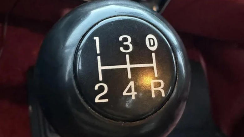 What does 'D' mean on a manual transmission?