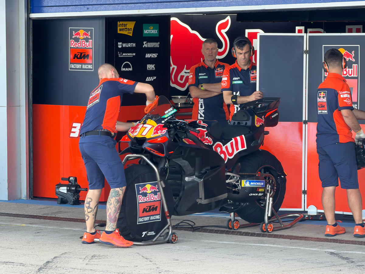 Acosta se va con más dudas