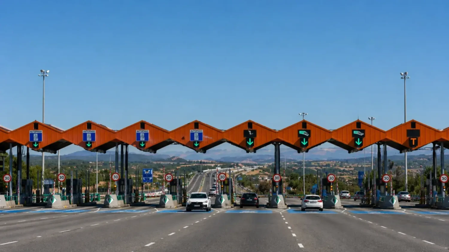 Más de 100 euros al año, este es el peaje que piden a los conductores para mantener las carreteras españolas