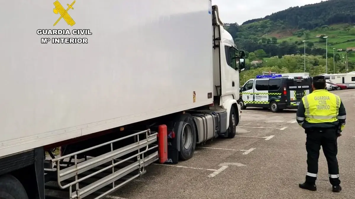 A 138 km/h, drogado y con 44 toneladas: el camión suicida detectado en la A-67