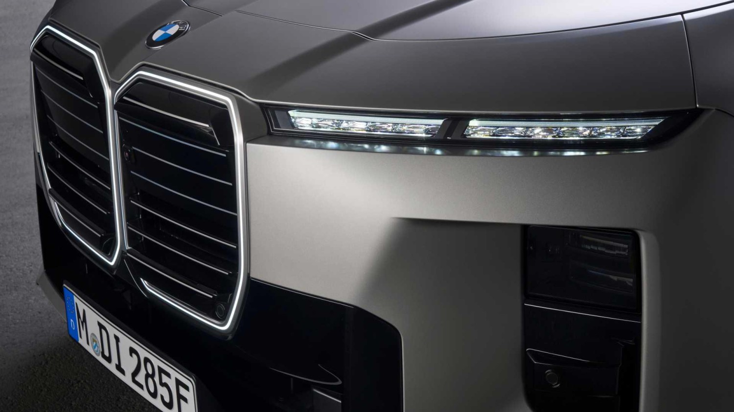 BMW's fancy new paint looks wonderful, could be a nightmare to maintain