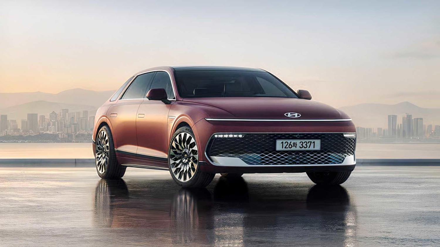 The new Hyundai Grandeur gets a Genesis-level interior