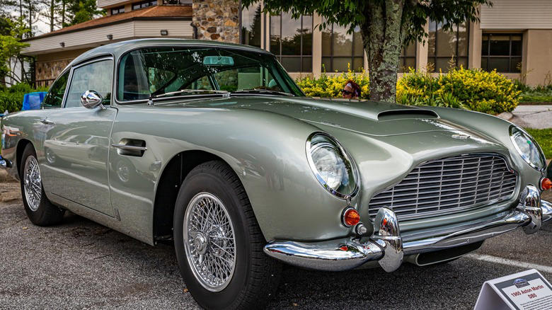 12 of the most beautiful vintage cars every collector wants