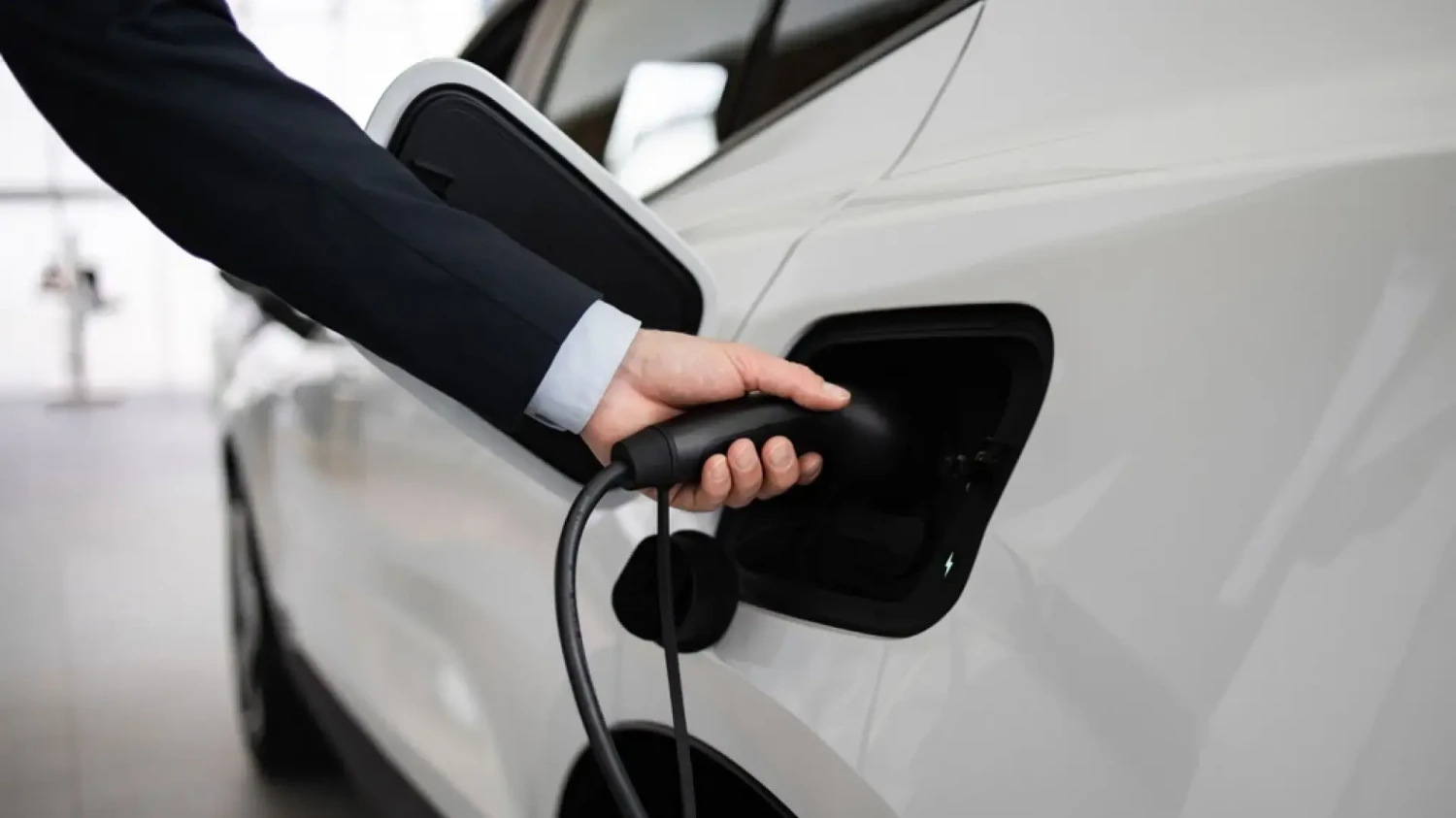 Los grandes frenos del coche eléctrico en España