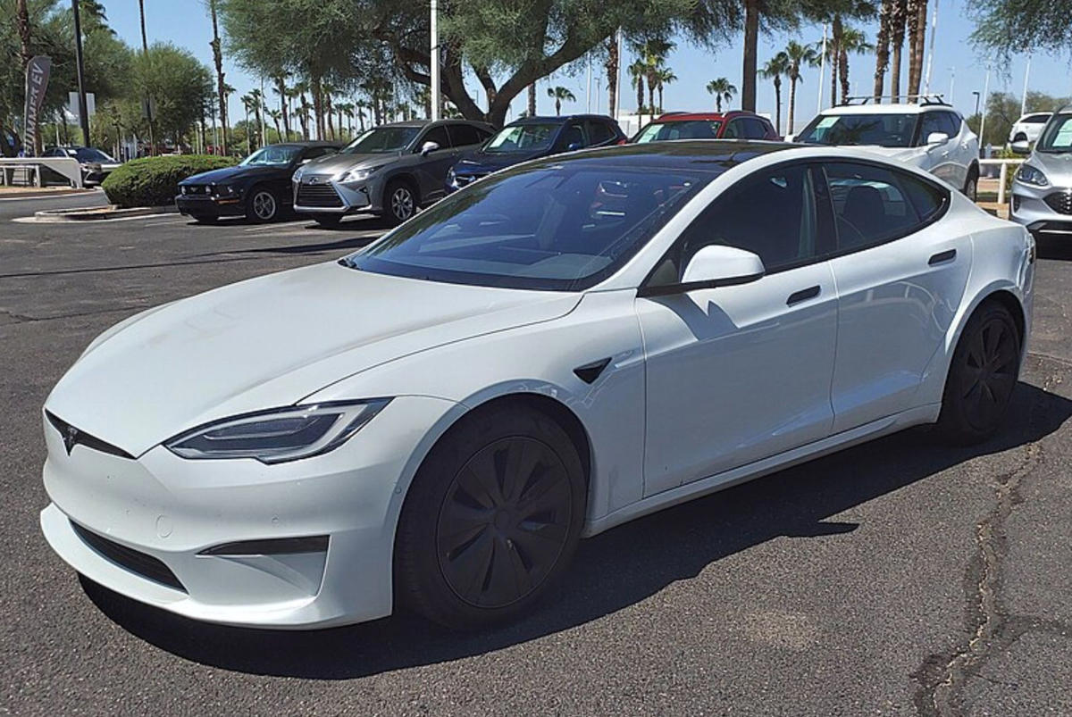 Tesla Model S Plaid review from 2021 still calls it a futuristic benchmark