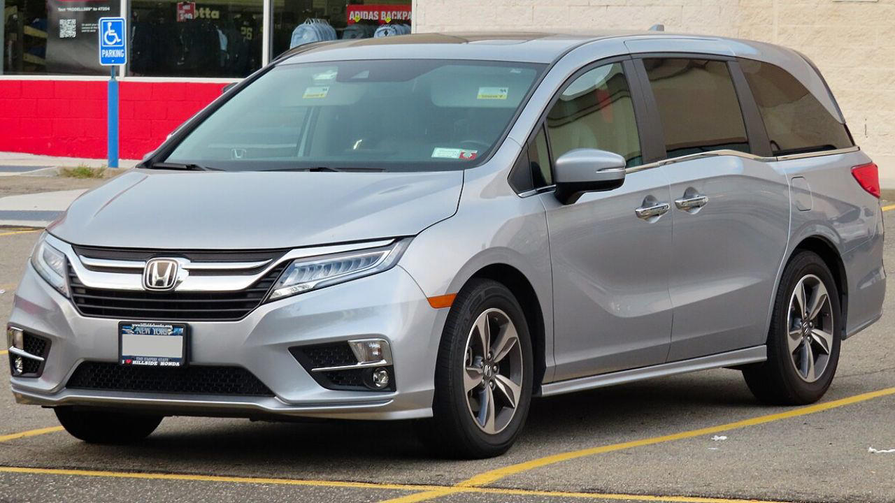 Honda, Honda recalls about 440,000 Odysseys over side-airbag software risk