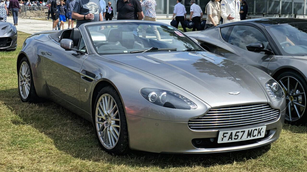 Aston Martin, 2009 Aston Martin V8 Vantage listed at $26,900 draws attention