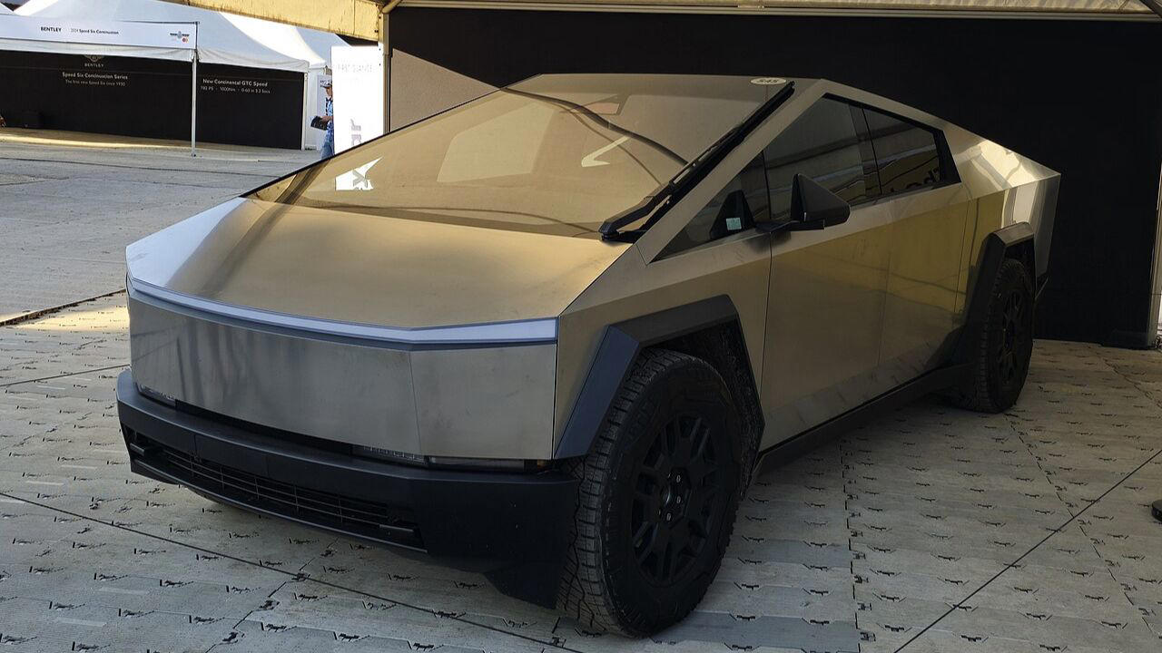 Tesla, Cybertruck, SpaceX purchases reportedly helped bolster Tesla Cybertruck sales figures
