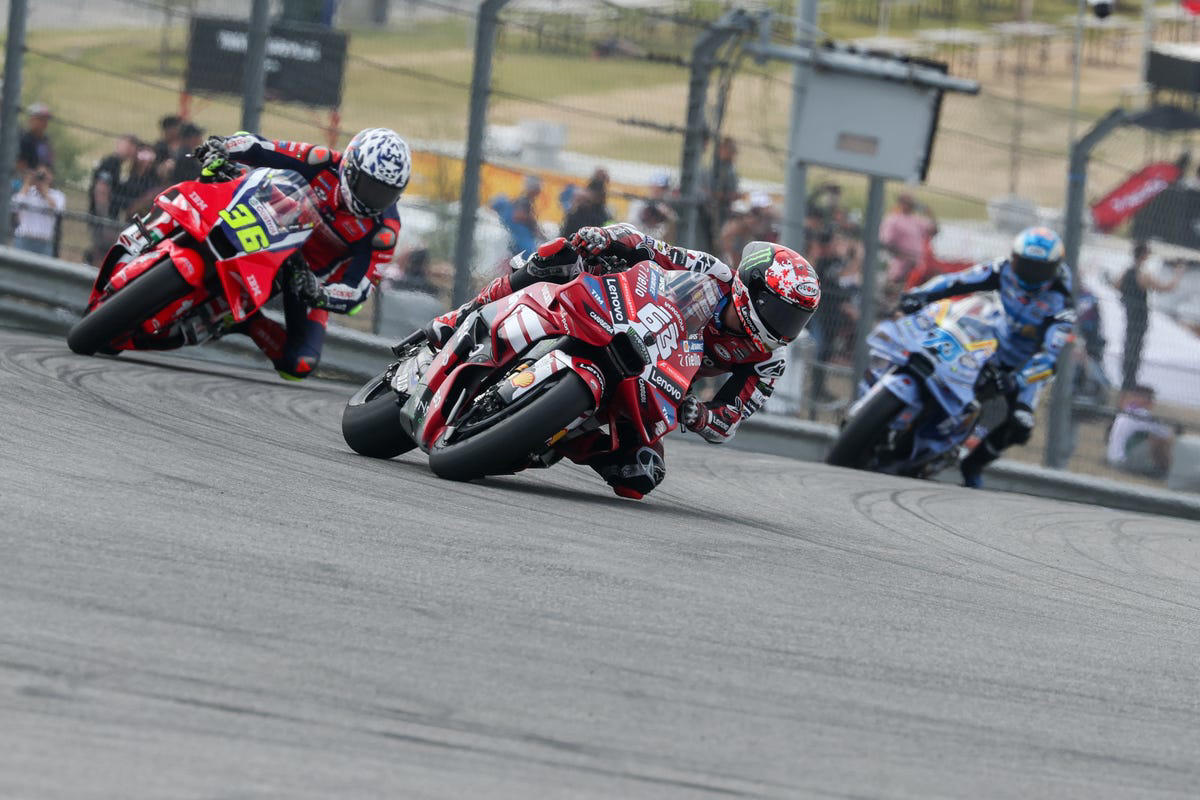 Gigi Dall'Igna, sobre el ritmo de Marc Márquez y Pecco Bagnaia con la Ducati GP26: "Hay que mejorar"