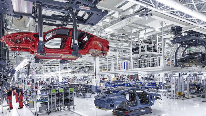 La lucha interna en Volkswagen se intensifica, Audi y Porsche desafían a Blume y sus decisiones