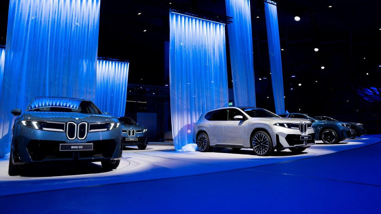 BMW y Mercedes frenan el nivel 3 de conducción autónoma y apuestan por sistemas tipo Tesla