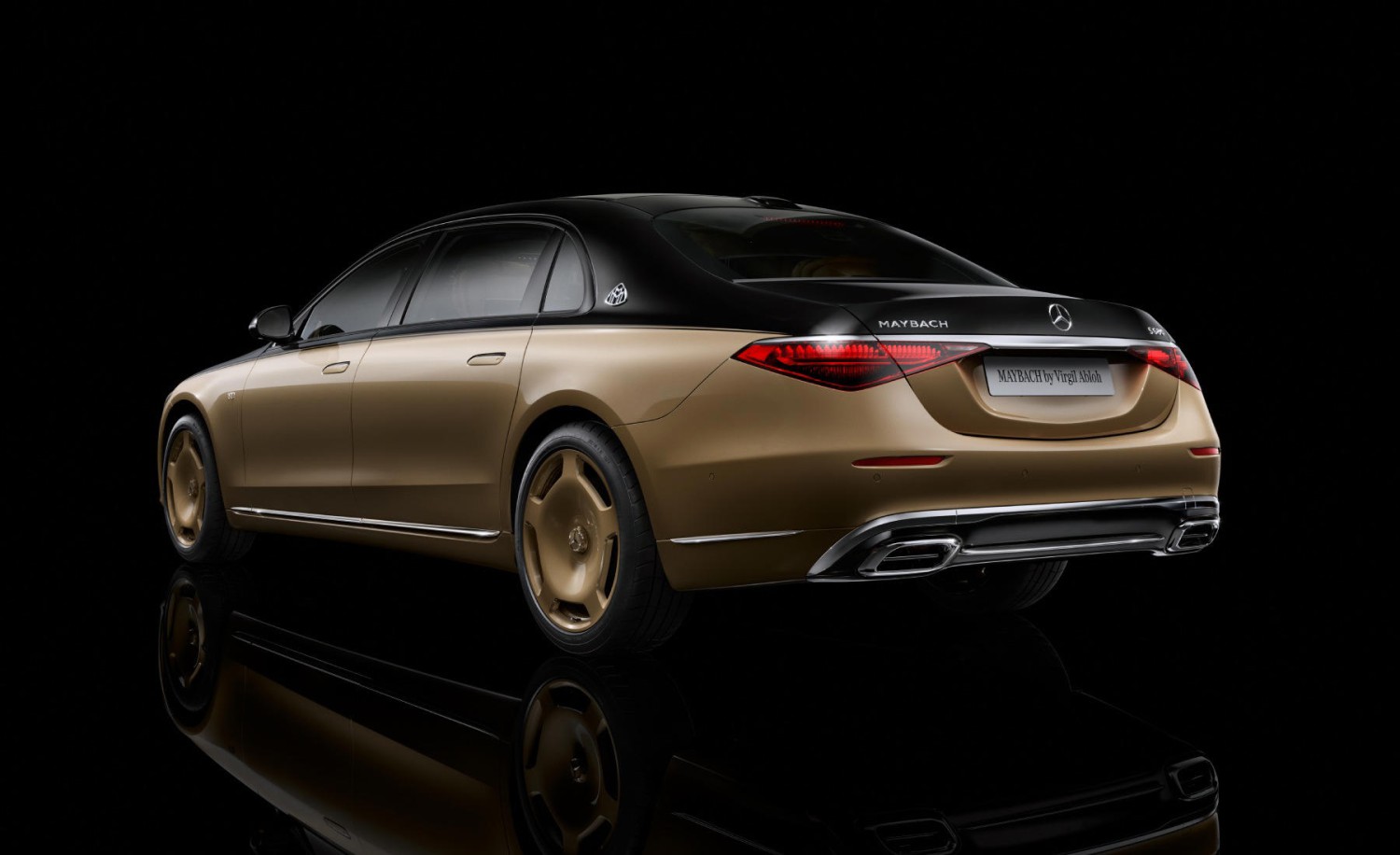 El coche que nadie esperaba ver en el garaje de esta superestrella: una elección que dice más de lo que parece