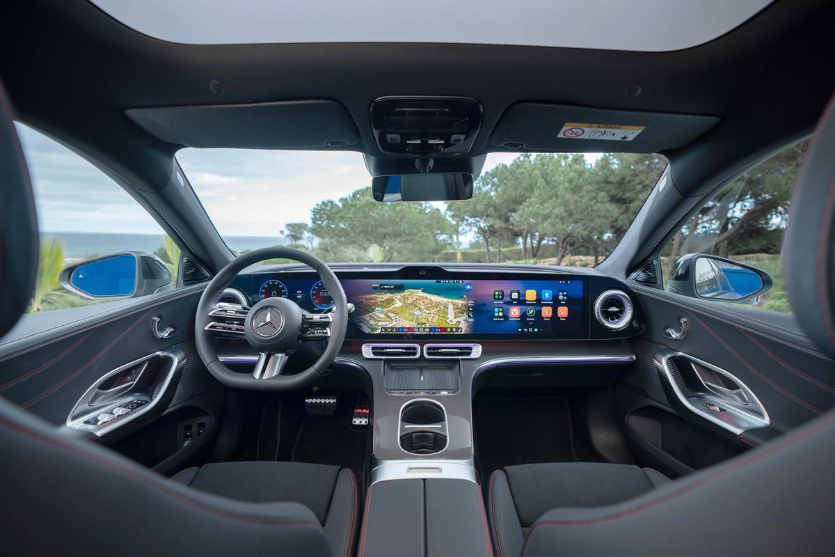 Mercedes Benz Clase C: El heredero se pasa al voltio