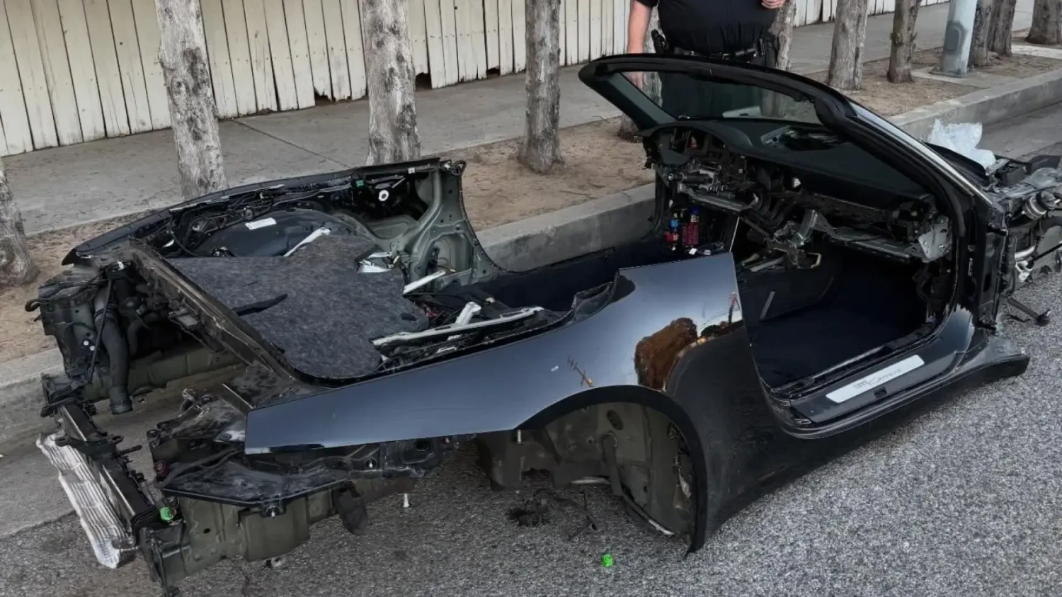 Porsche, Unos ladrones dejan en el chasis un Porsche 911. La Policía lo encuentra 'pelado'