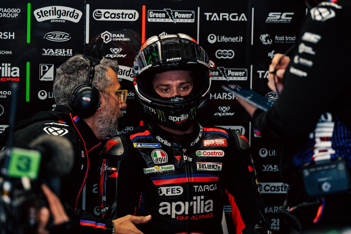 “He deslizado en la salida por un ‘tear off’ debajo de mi moto”
