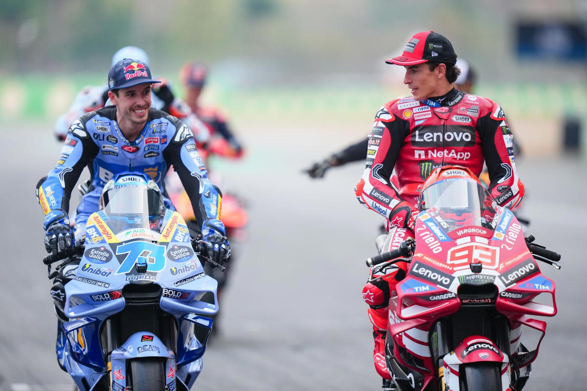 Álex Márquez defiende a Marc Márquez ante la crisis de Ducati frente a Aprilia: "Nada que ver"