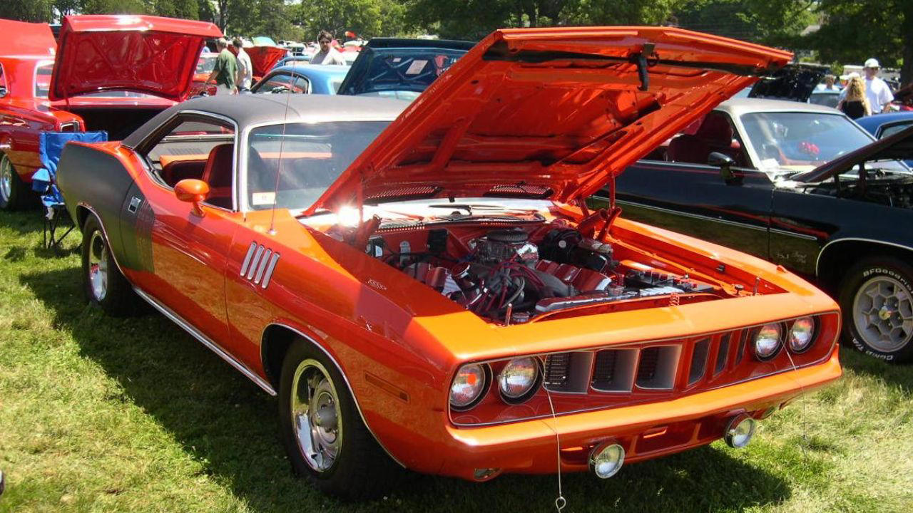 Dodge, Dodge built a 425-HP Hemi ’Cuda that ran the quarter mile in the low 13s in 1971