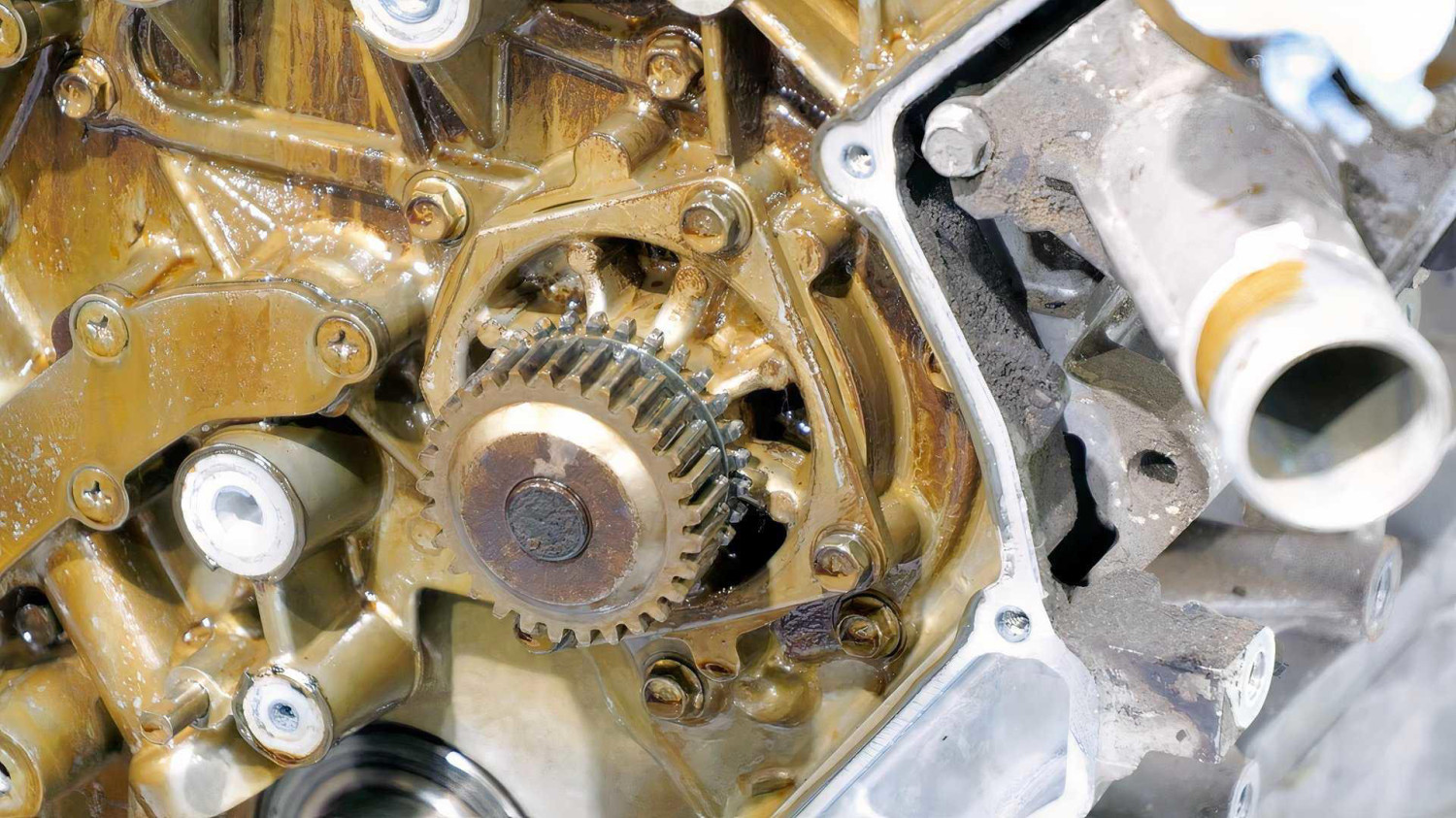 Nissan's newest V6 truck engine has a fatal flaw: 'The bean counters have won again'