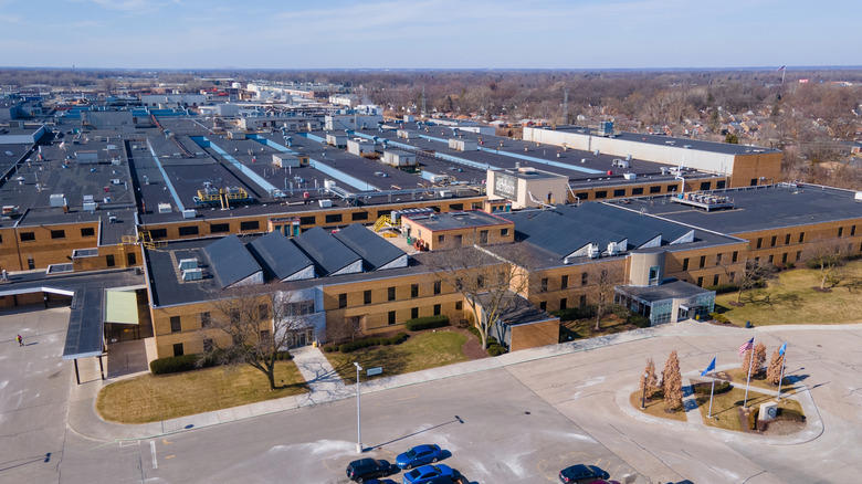 Does Detroit still make diesel engines?