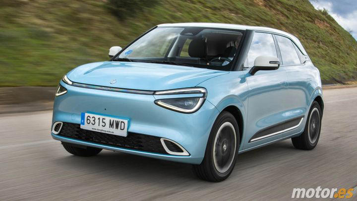 Con 4.700 € de rebaja, pone al Renault 5 contra las cuerdas por precio y sorprende al BYD Dolphin Surf con su espacioso interior